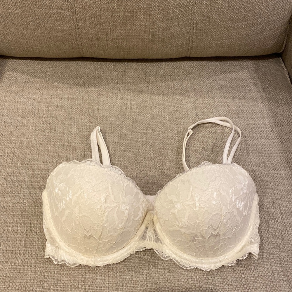 Victoria’s Secret Pink Push Up Date Bra Cream 34D